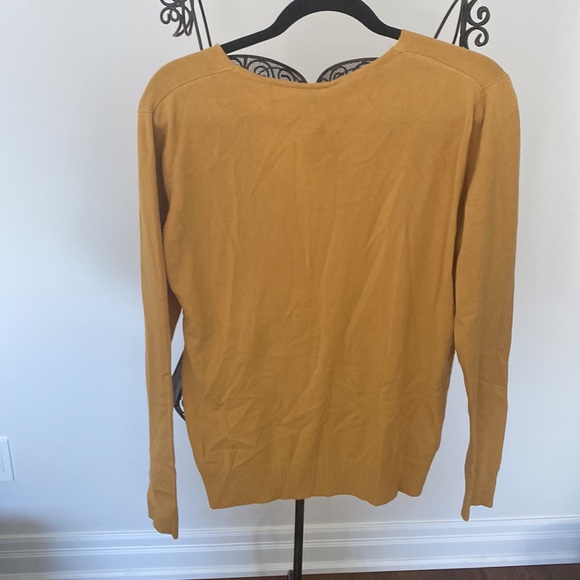 Aaeda knit sweater. BNWT - Picture 4 of 6